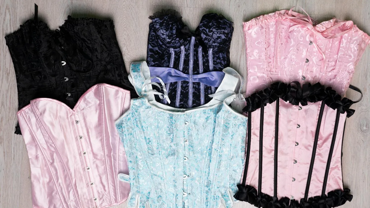 MIX09 Lingerie/corsets mix