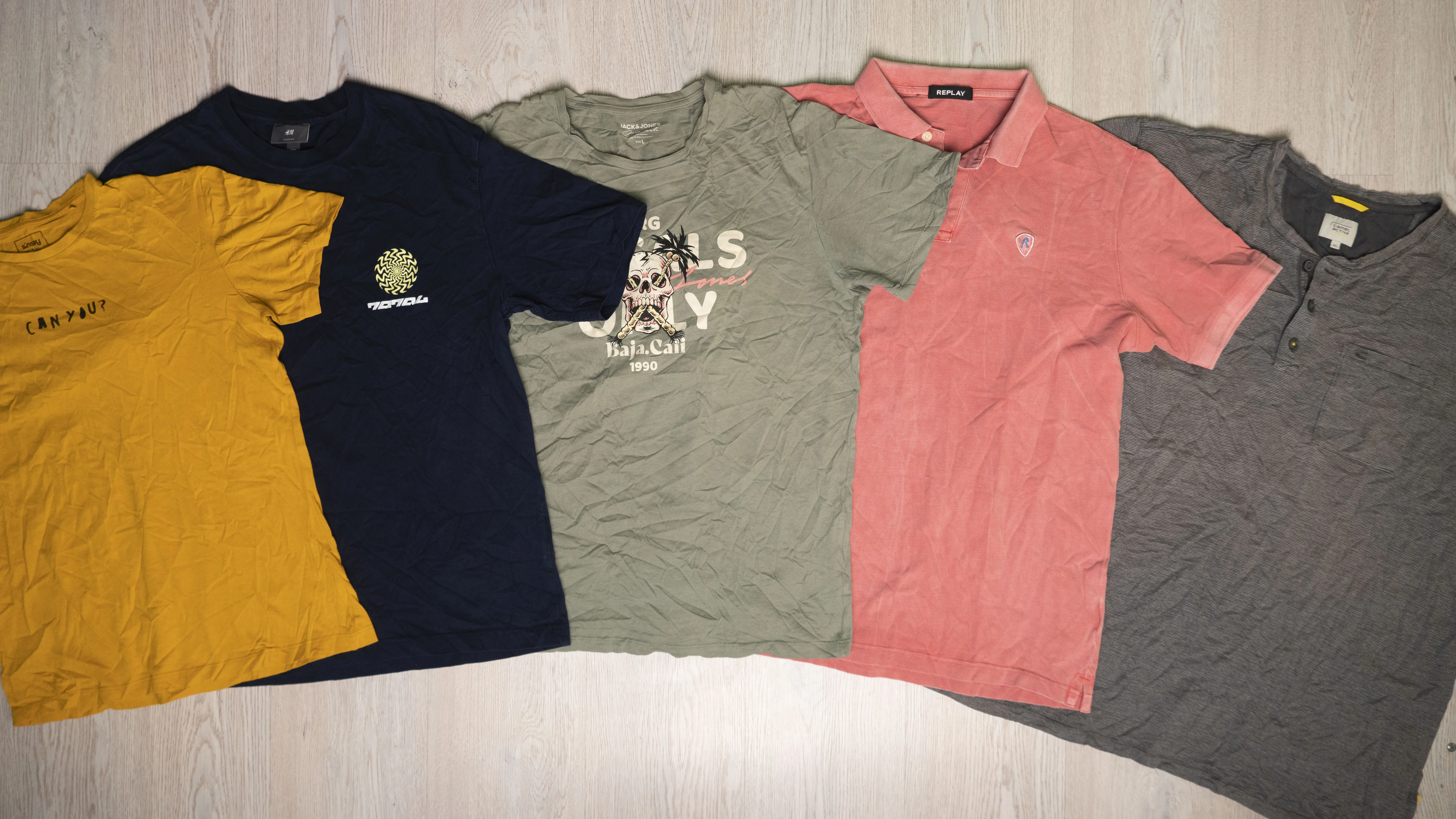 64049 Mens T-shirts