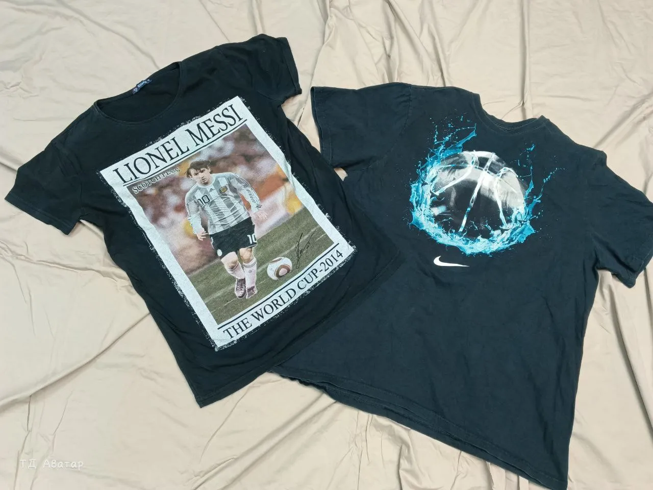 Black t-shirt print
