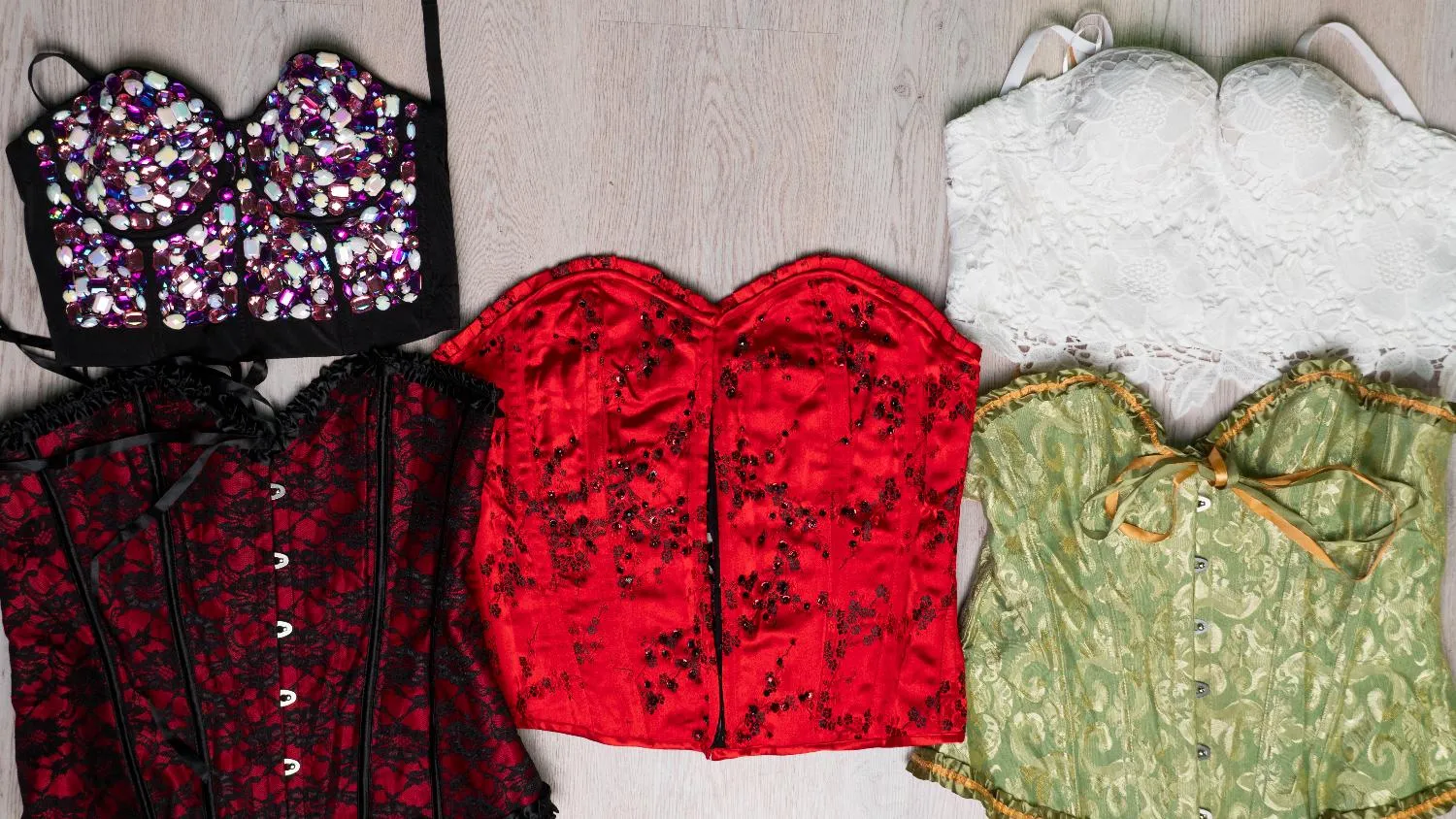 MIX09 Lingerie/corsets mix