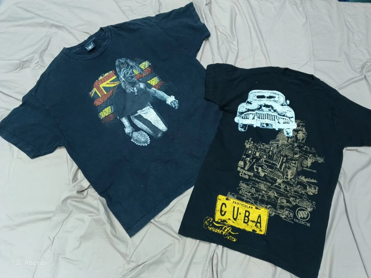 Black t-shirt print