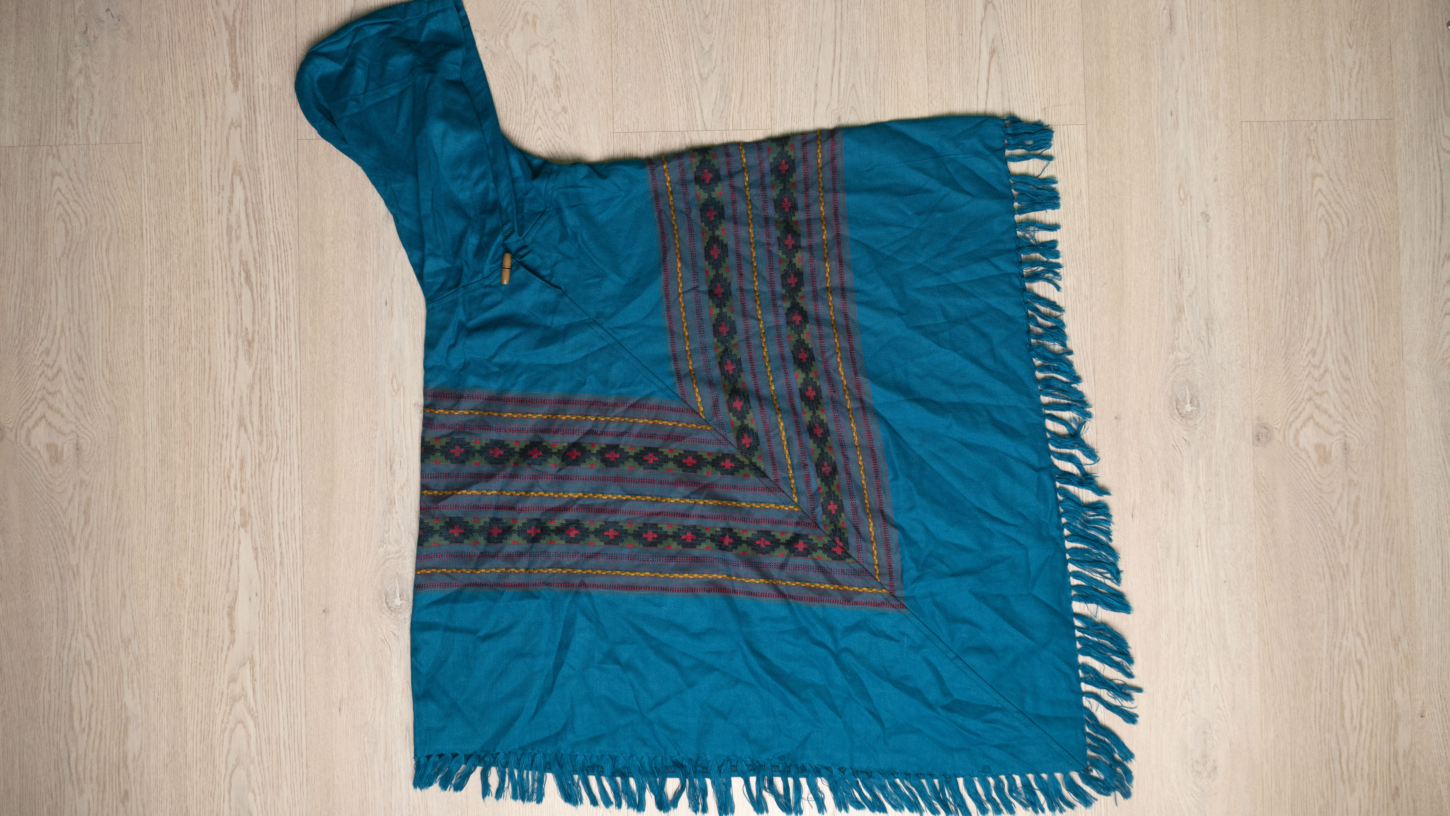 LKW11 Poncho knitwear