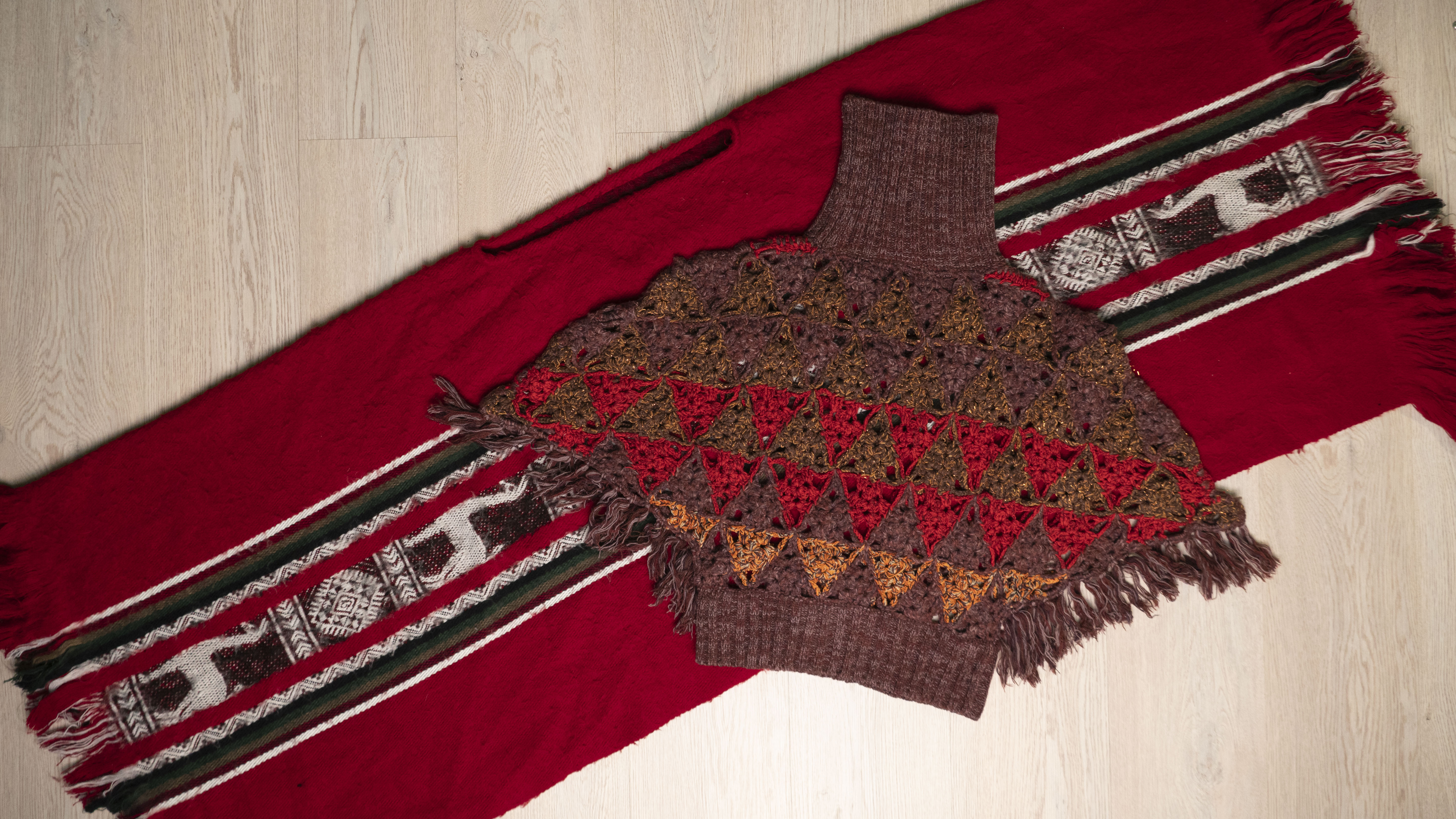 LKW11 Poncho knitwear