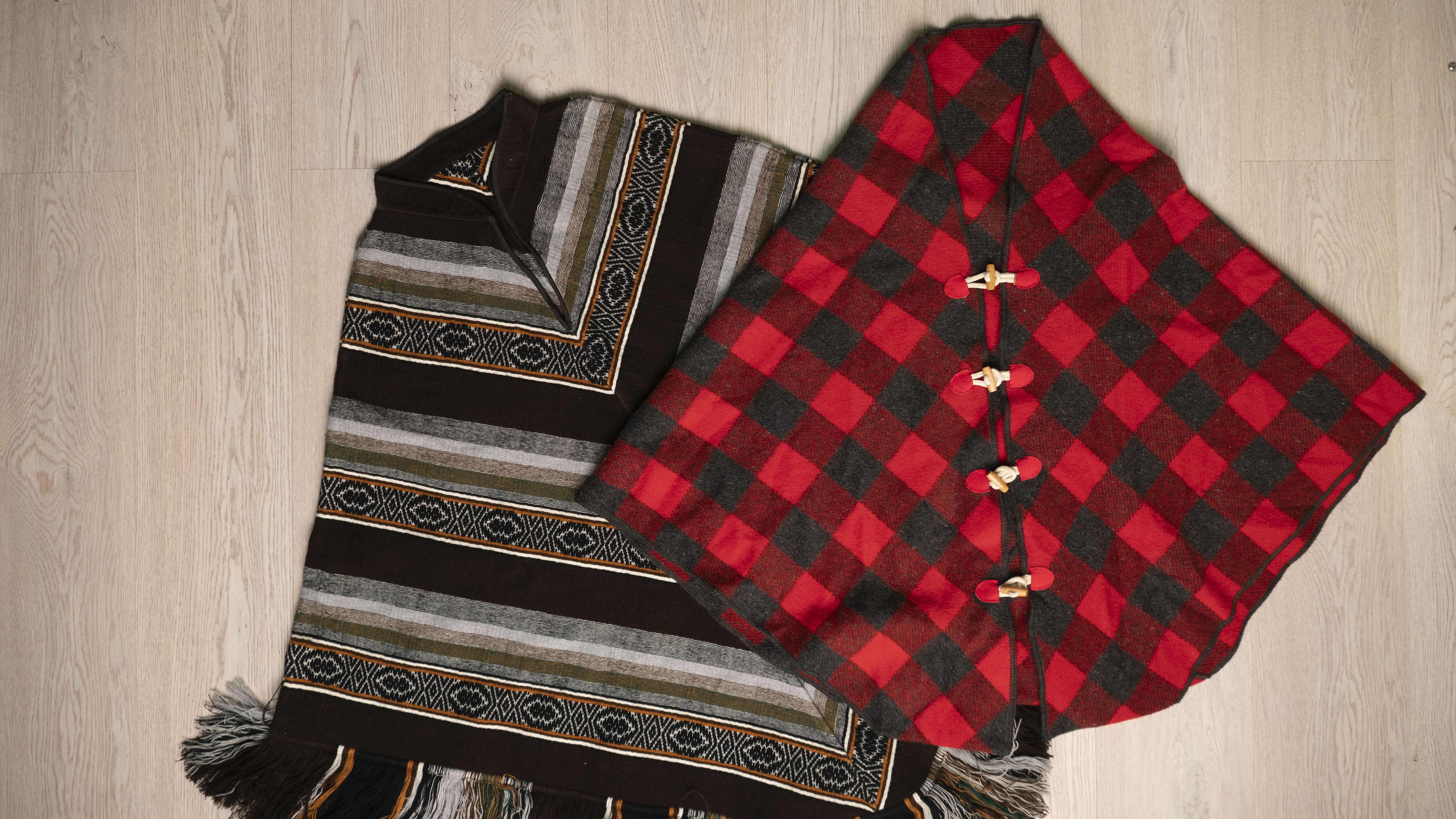 LKW11 Poncho knitwear